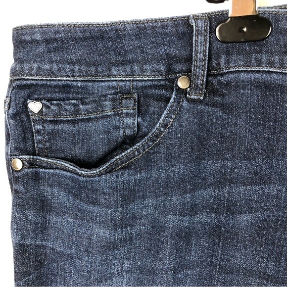 Torrid Boyfriend Jeans Dark Wash Size 28 - Picture 5 of 11